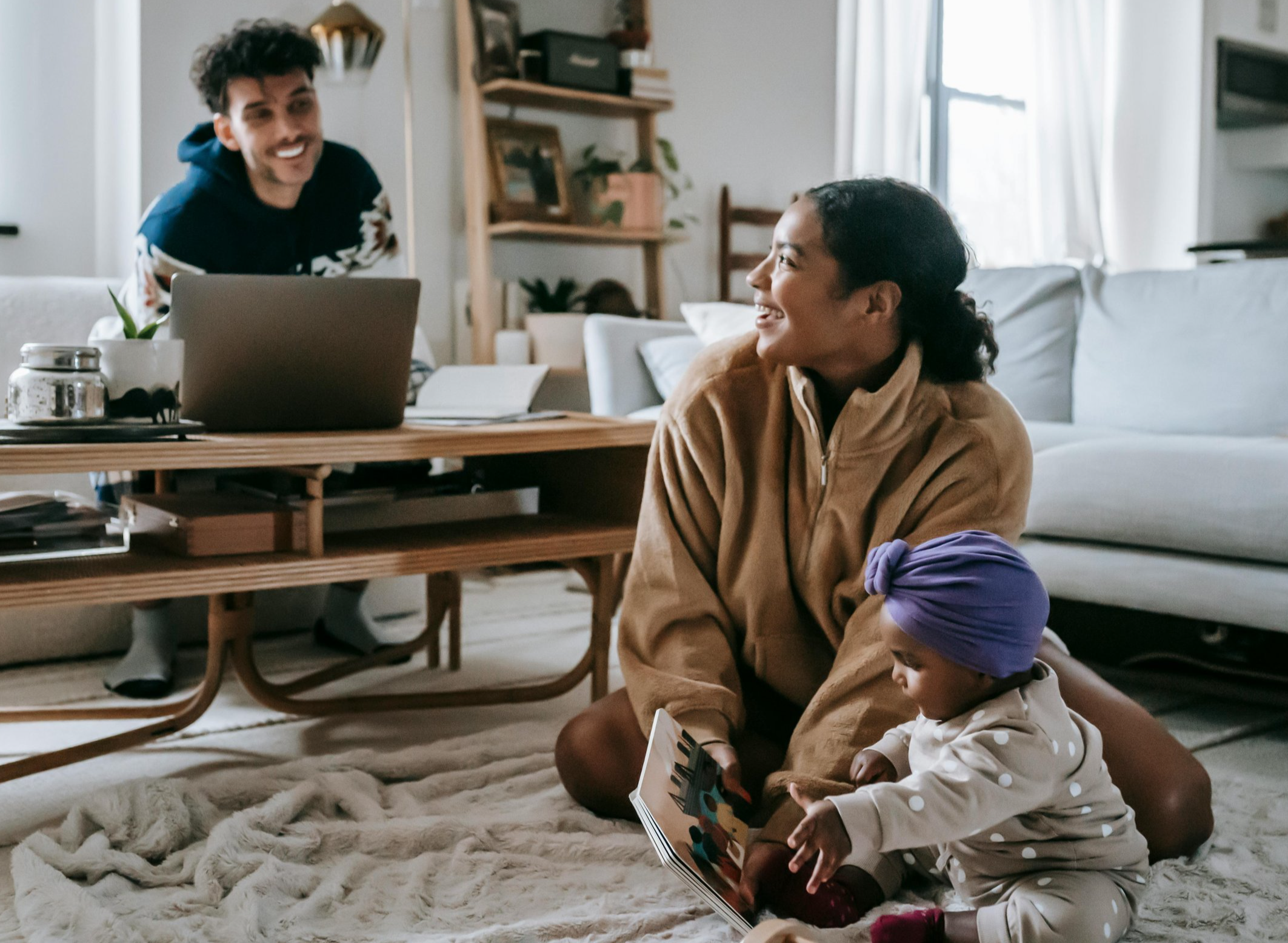 Family-laptop-situations Family-laptop-situations