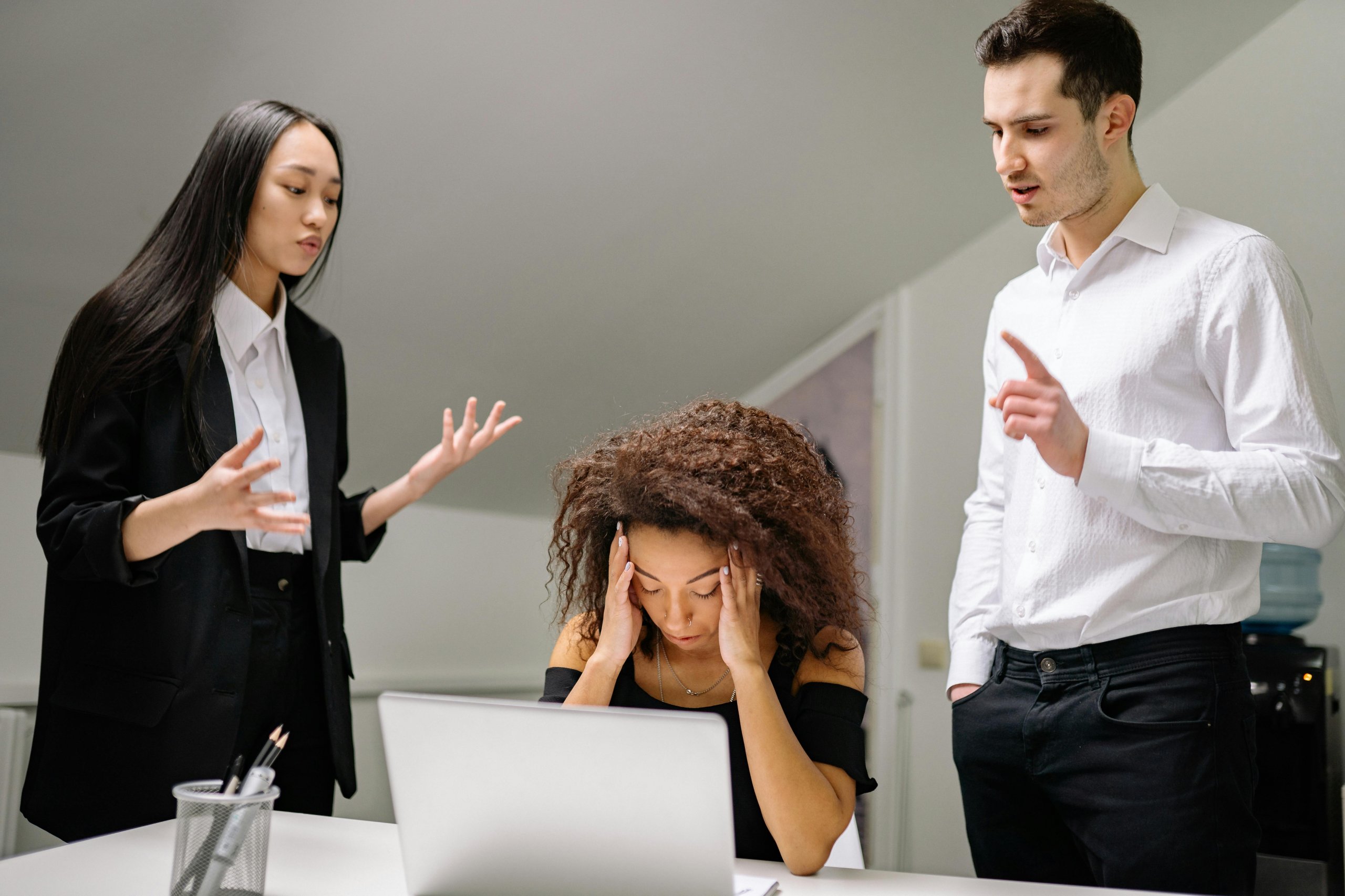 stressful-workplace stressful-workplace
